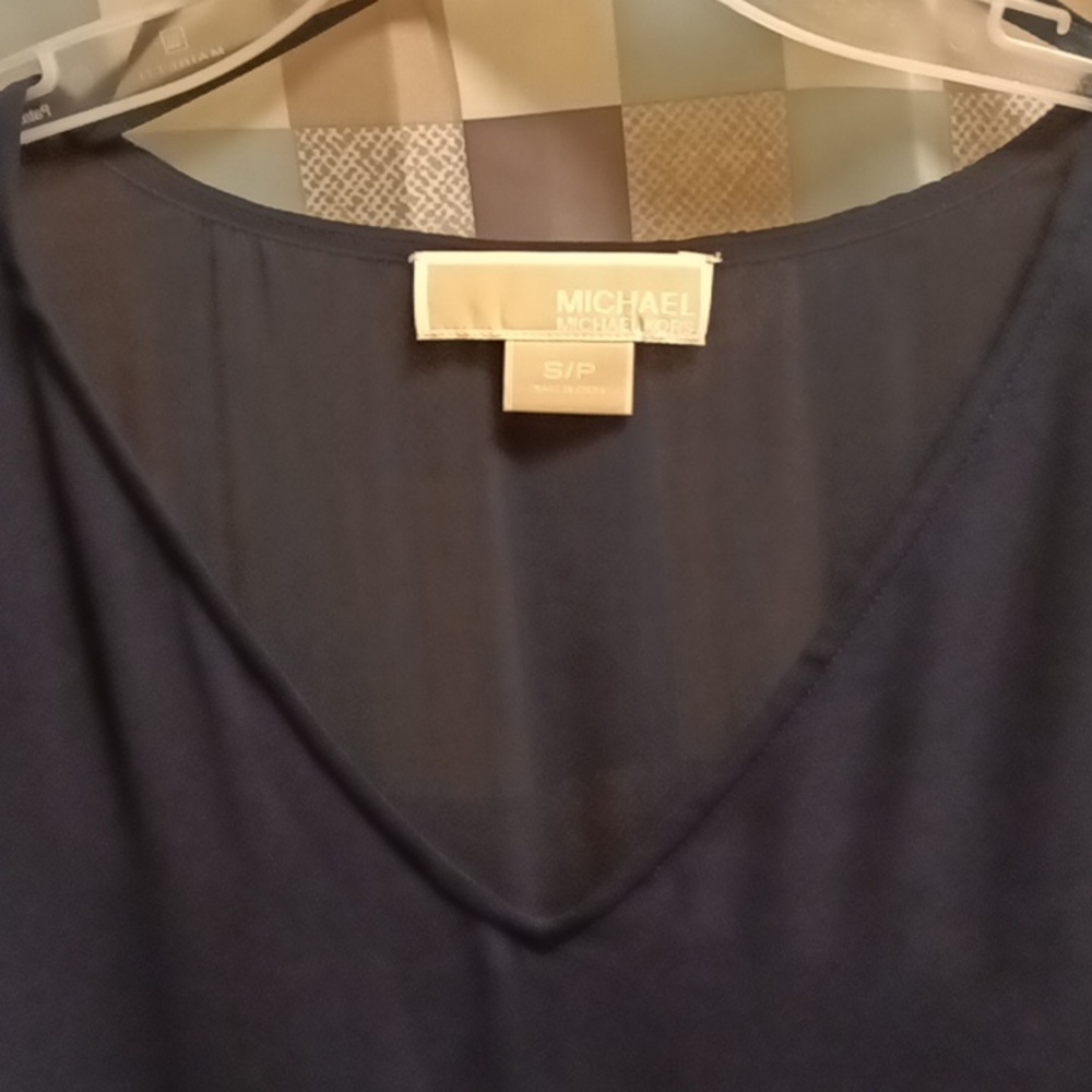 FINAL PRICE MICHAEL KORS navy s/s blouse w silver studded gemstones S/P